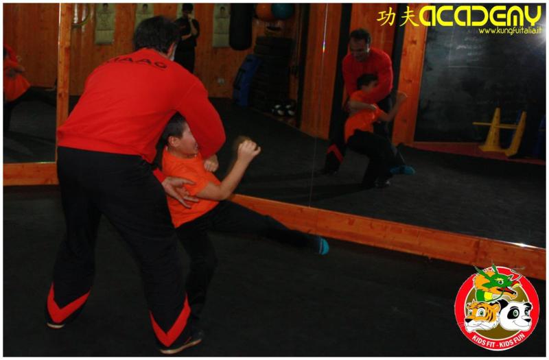 Kung Fu Academy Caserta di Sifu Mezzone Wing Chun Tjun, Ving Tsun Kung Fu Bambini difesa personale Accademia nazionale Italia scuola di taiji sanda chi kung www.kungfuitalia.i (2)